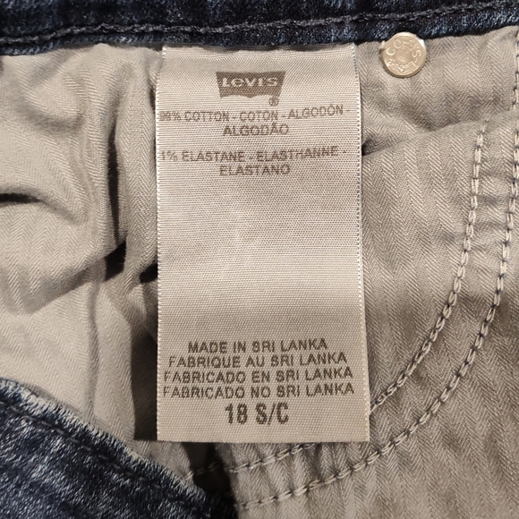 Levi's Strauss Women's Bold Curve Boot Cut, Five Pocket, Blue Jeans Size 18w - Picture 8 of 9